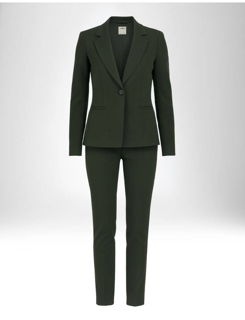 WOMEN&rsquo;S TAILORED SUIT SET