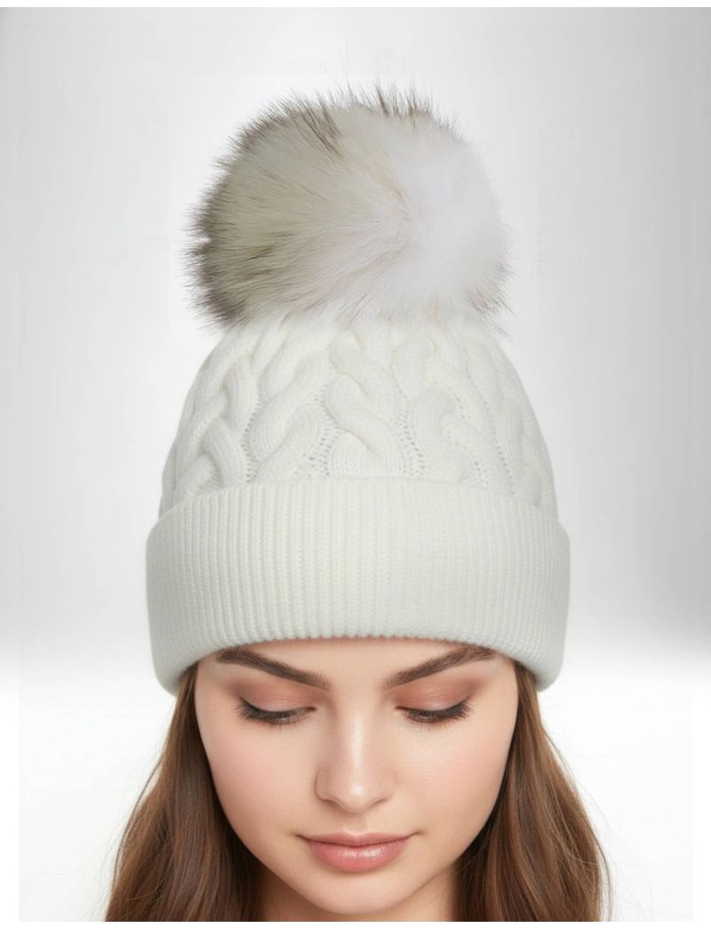 BEANIE WITH BRAIDED PATTERN POMPOM